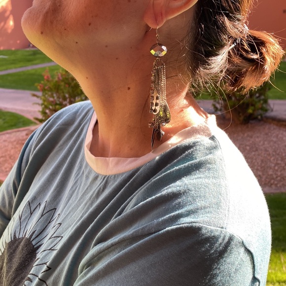 4” Multi strand earrings. Silvertone - Picture 5 of 7